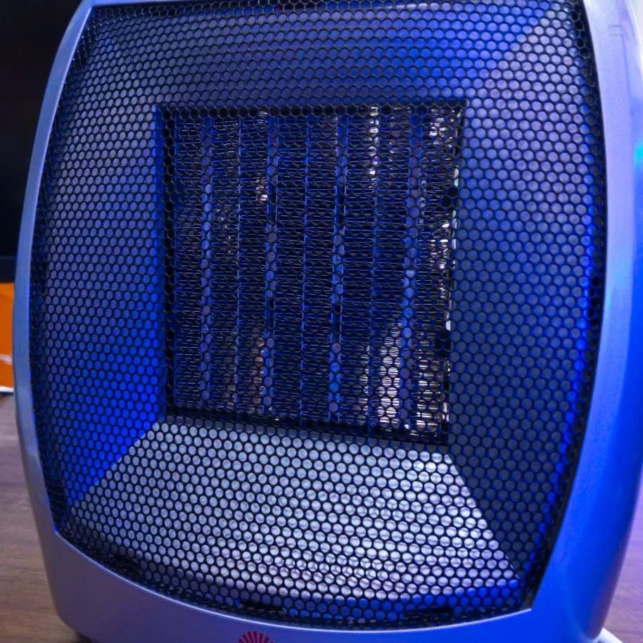 Portable ceramic space heater - Image 6