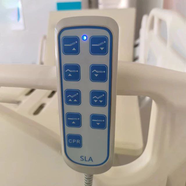 5 CRANK HOSPITAL BED - Image 3