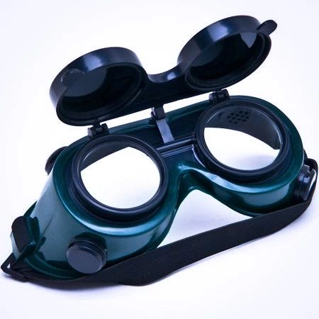 Flip-up front welding goggles with lens. - Image 7